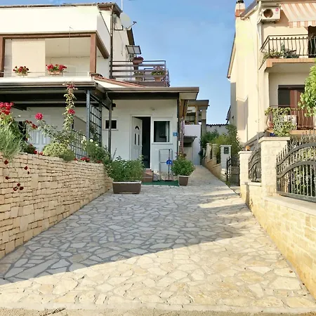Comfortable Vacation Flat In A Great Area Appartement Zambratija (Istria)
